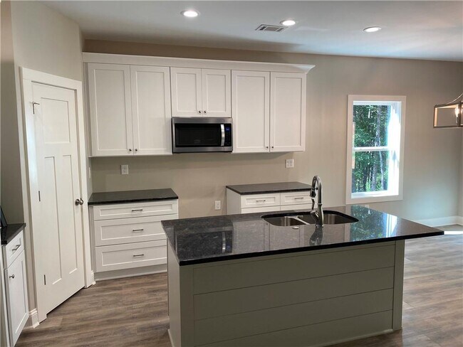 Foto del edificio - 782 Crooked Creek Dr