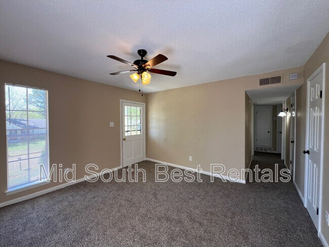 Foto del edificio - 4418 Davidcrest Dr