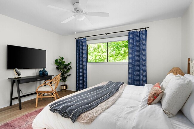 Building Photo - 2500 Berkett Dr