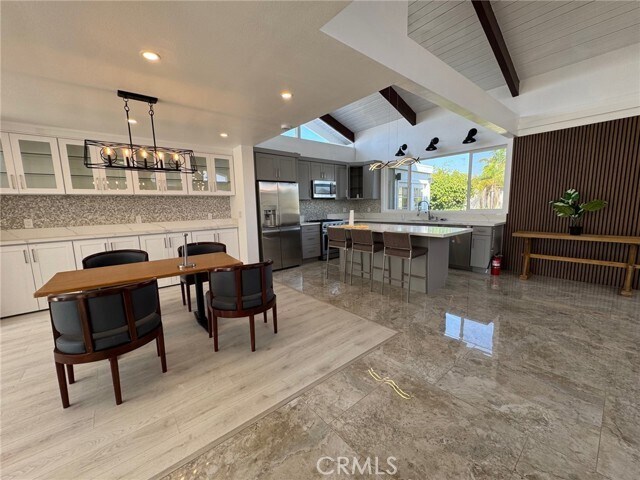 Foto del edificio - 16602 Wellington Cir