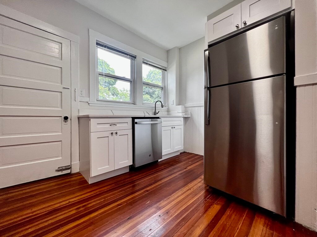 Primary Photo - 276 Highland Ave