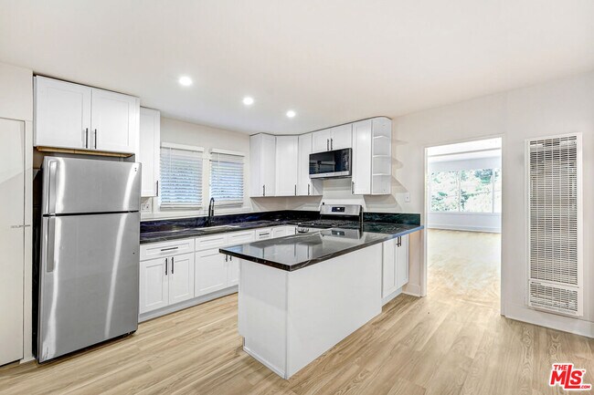 Foto del edificio - 316 Crane Blvd