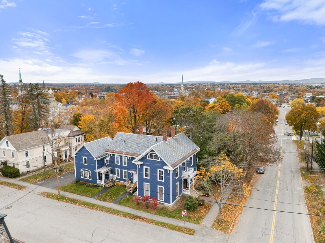 Foto principal - 135 Cedar St