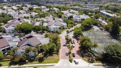 Building Photo - 9403 Fontainebleau Blvd