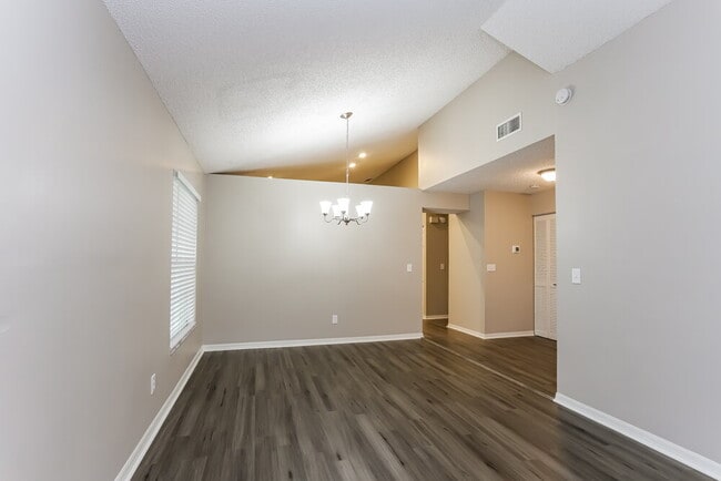 Building Photo - 12832 Dunhill Dr