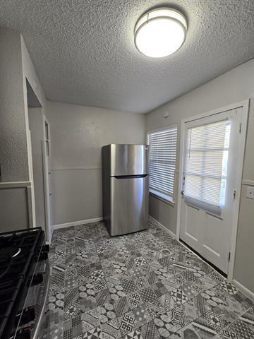 Building Photo - 4738 El Campo Ave