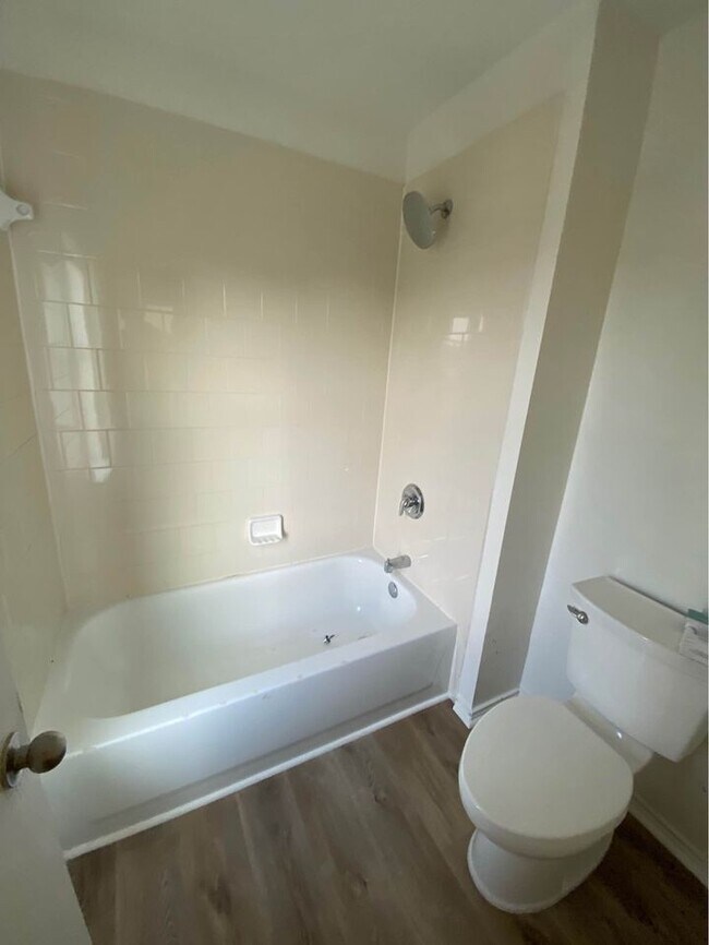 Foto del edificio - 4529 Blue Jay Ln