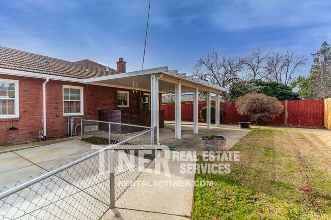 Foto del edificio - Beautifully updated 3 bedroom 2 bath home