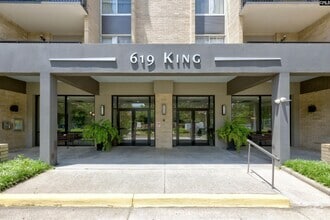 Building Photo - 619 King St