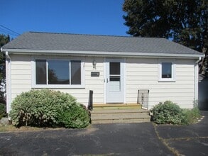 Building Photo - 34 Middle St
