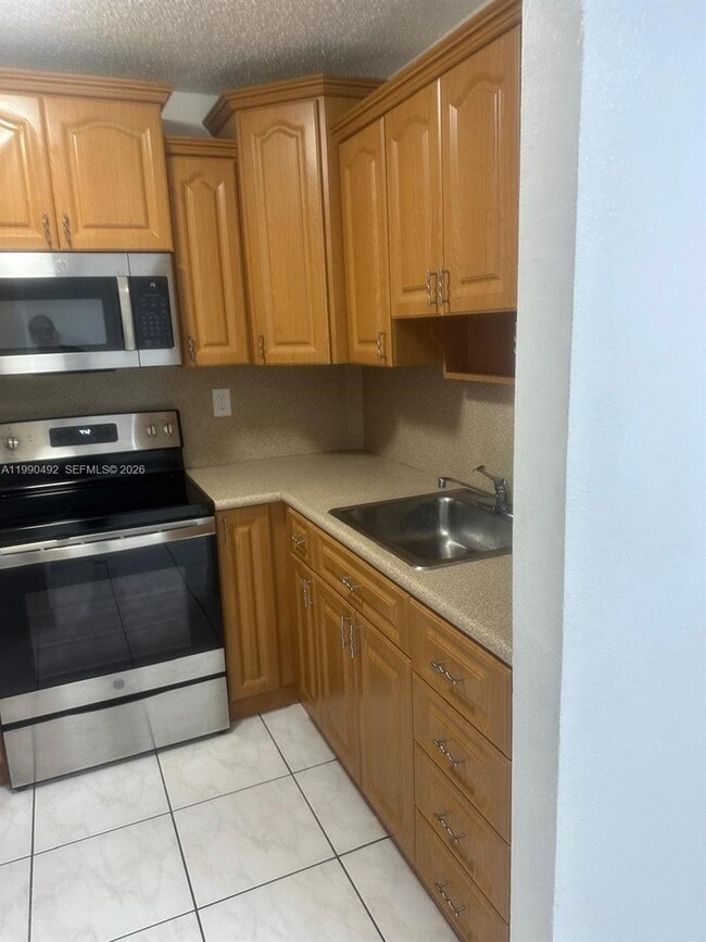 Foto del edificio - 2565 W 56th St