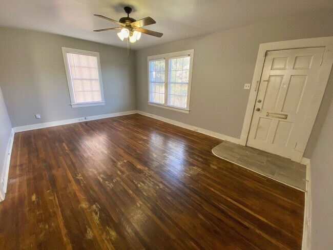 Building Photo - 2-Bedroom Haven near St. Pats Hospital - Y...