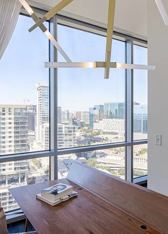 Foto del edificio - 2200 Victory Ave