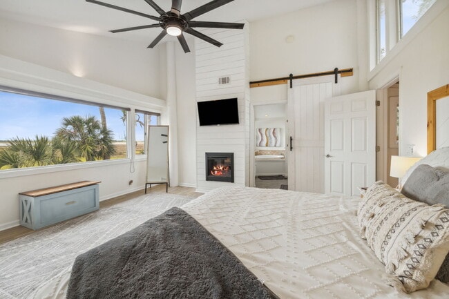Foto del edificio - 4106 Leeward Pt
