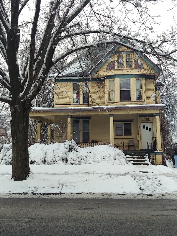 Foto principal - 744 W William St