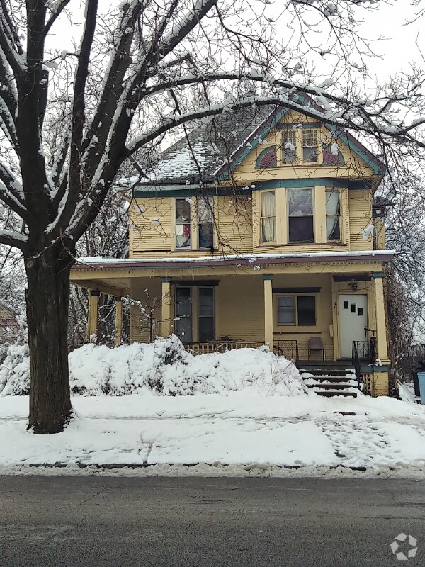 Building Photo - 744 W William St