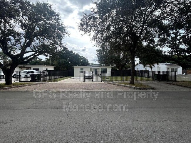 Foto del edificio - 1230 NW 125th St