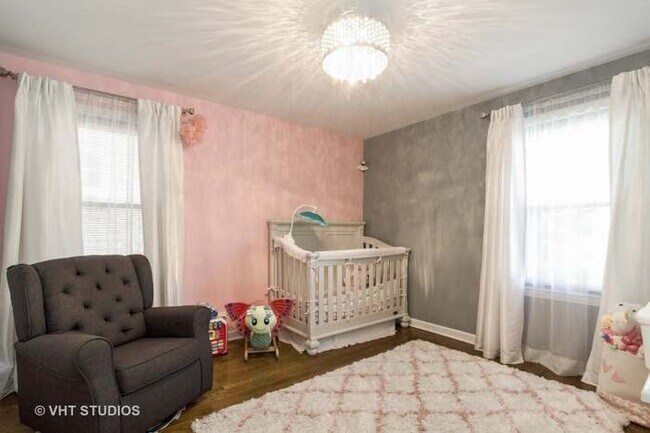 Bedroom 2 - 5420 N Rockwell St