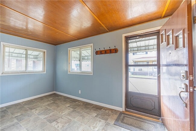 Photo - 302 Bridge St House