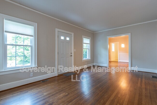 Foto del edificio - 208 Shadowmoor Dr