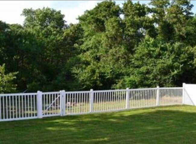 Foto del edificio - 10025 Cherry Hill Ln