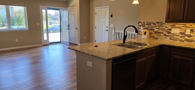 Foto del edificio - 4949 Green River St