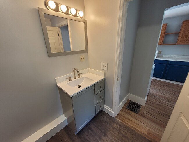 Baño del segundo piso n.º 1 - 65 Center St