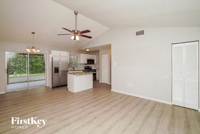 Foto del edificio - 6841 Willits Ave
