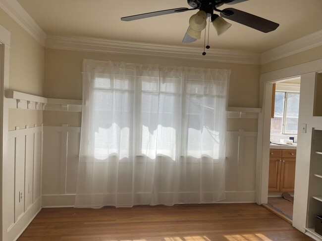 Dining room windows - 149 Robinson St