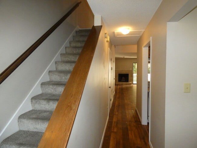 Building Photo - 4235 Brookside Dr