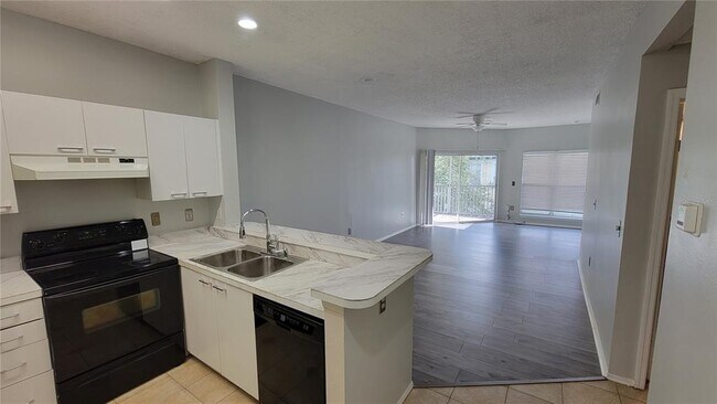 Building Photo - 10114 Winsford Oak Blvd