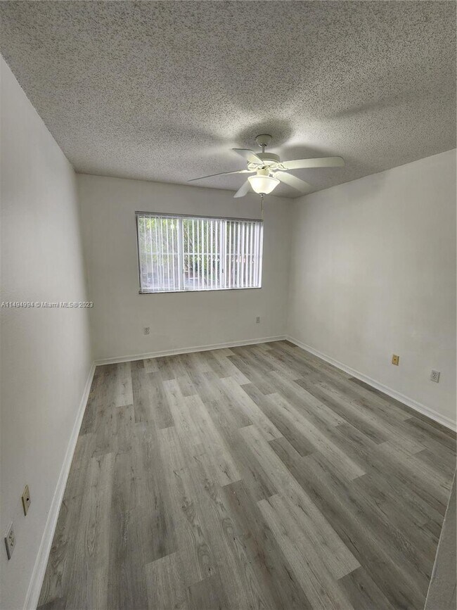 Building Photo - 2421 Centergate Dr