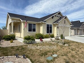 Building Photo - 12913 S Salerno Ave