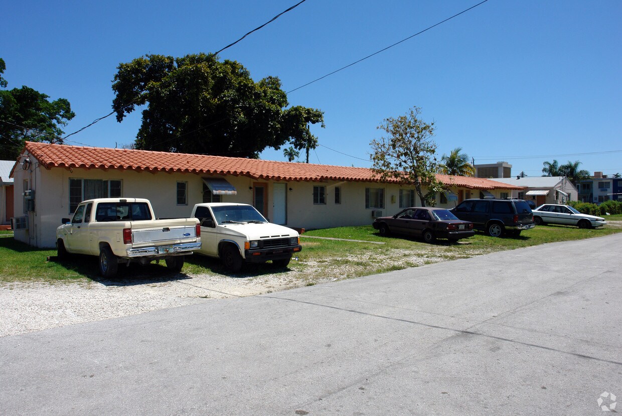 Foto del edificio - 471 NE 83rd St