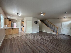 Building Photo - 449 W 500 N