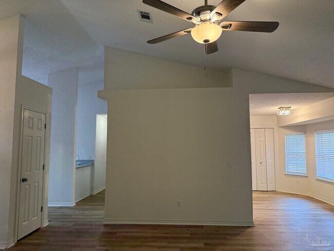 Building Photo - 1667 Condor Dr