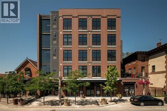 Building Photo - 531 Pelissier St