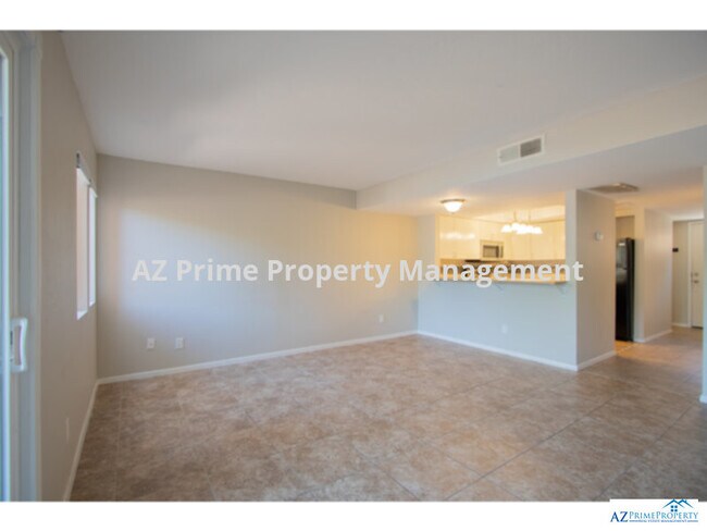 Building Photo - 520 E Weber Dr