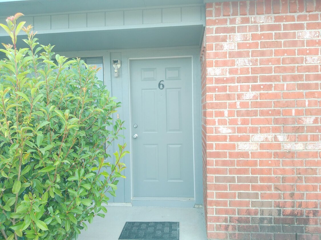 Foto principal - 1818 Rodd Field Rd