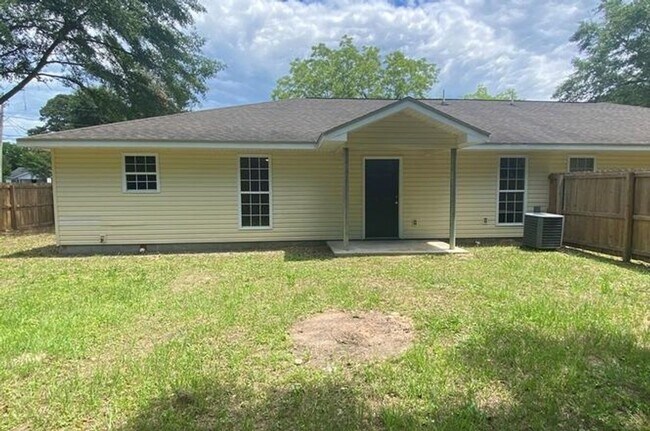 Foto del edificio - Charming 3BR Duplex in Columbus