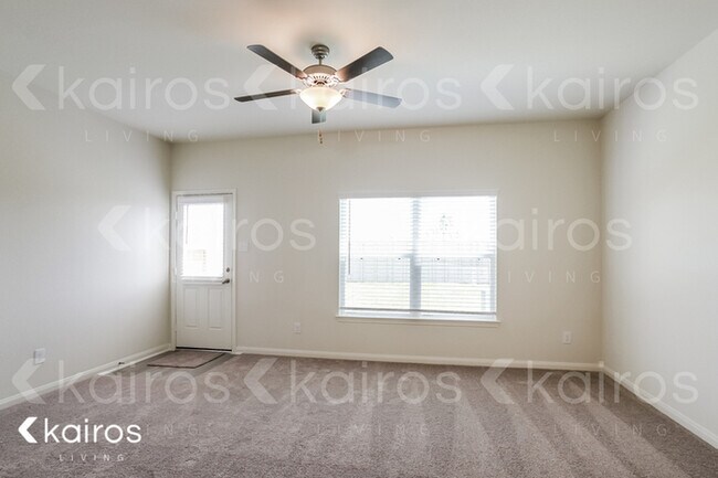 Building Photo - 10714 Hillside Creek Dr