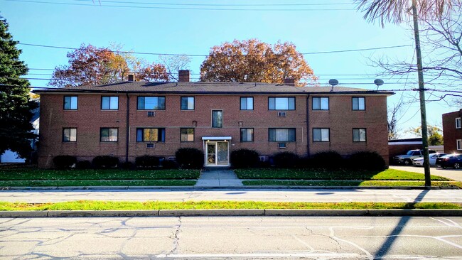 Building Photo - 18851 Hilliard Blvd