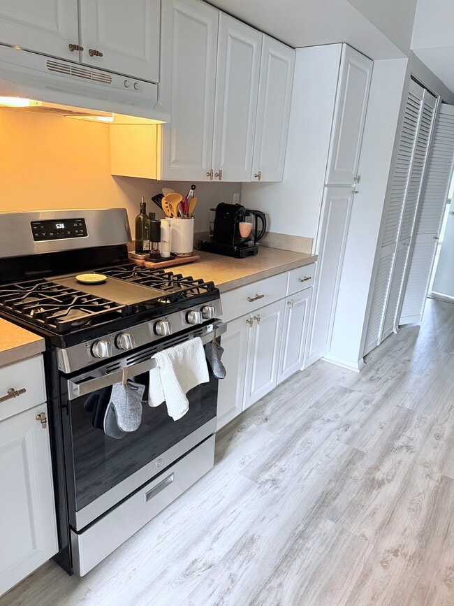 Building Photo - 2060 Royal Fern Ct