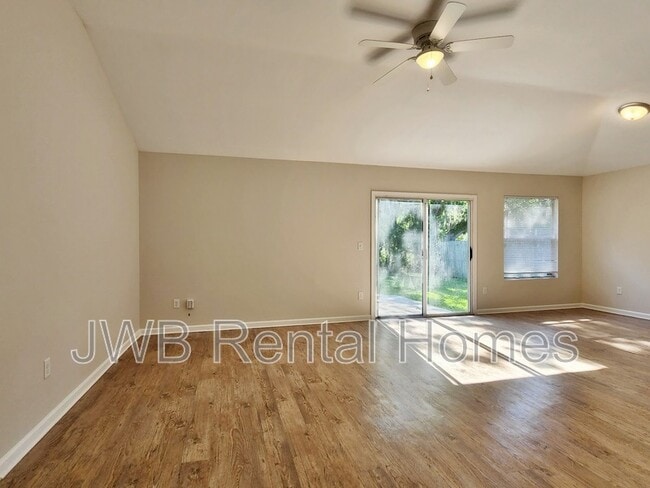 Building Photo - 9951 Rosewood Glen Ln