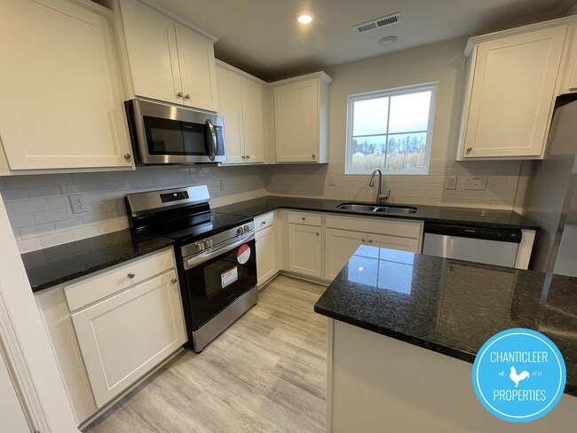 Building Photo - 49 Suhani Ln