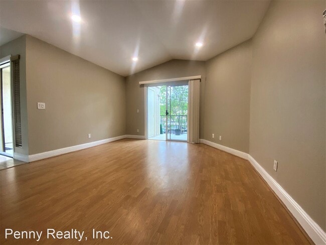 Building Photo - 1 br, 1 bath House - 3635 Grove St. #268