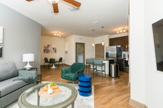 Building Photo - 9703 Avellino Ave