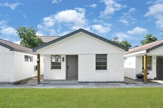 Building Photo - 8701 Bertwood St