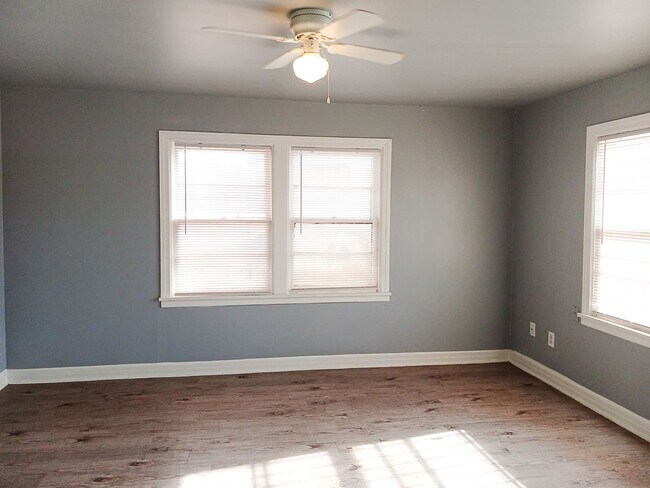 Foto del edificio - $0 First Month's Rent / $0 Deposit at Move-in