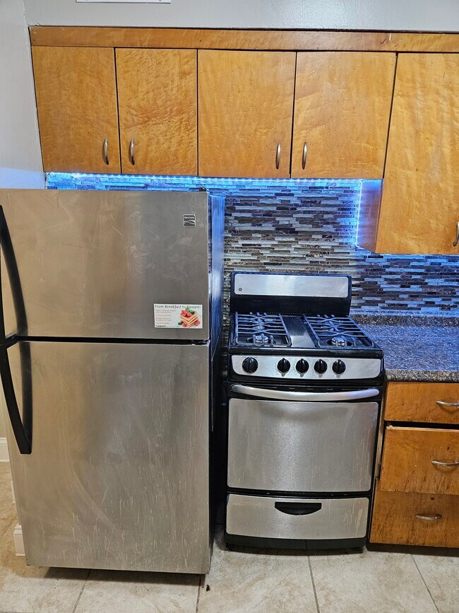 Foto del edificio - 1648 E 55th St